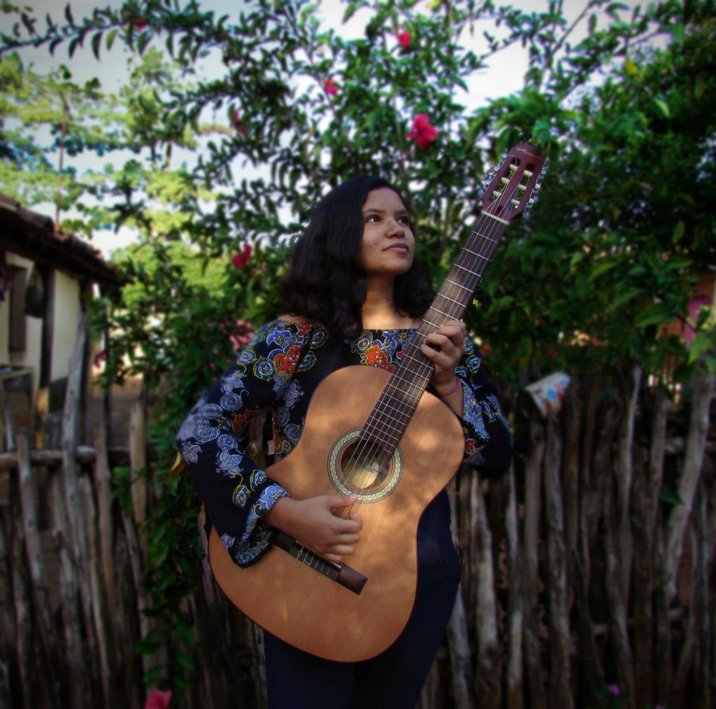 Ana Jakeline - violonista e estudante do Curso de Música da UFC-Sobral.